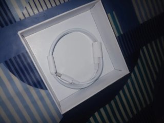 AirPods Apple bianchi