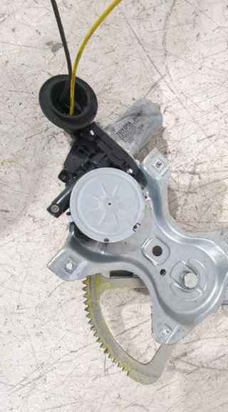 154143 6981002320 elevalunas del der toyota auris
