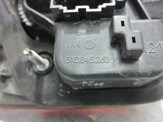 PILOTO TRASERO DERECHO INTERIOR VOLKSWAGEN GOLF VI (5K1)(10.2008) 5K0945260 1566491