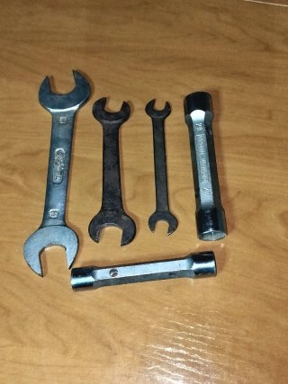 Set de 3 llaves fijas y 2 hexagonales de tubo