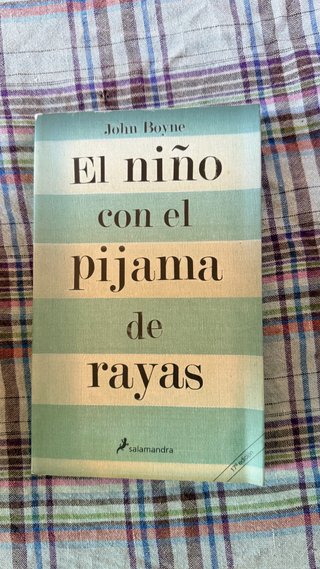 El Niño con el Pijama de Rayas