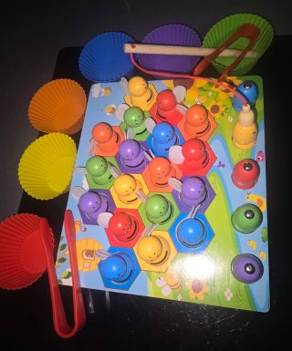 Juego Montessori Abejas y Colmenas