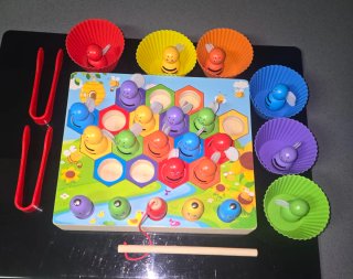 Juego Montessori Abejas y Colmenas
