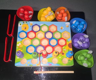Juego Montessori Abejas y Colmenas