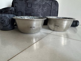 Set de 2 cuencos para mascotas y bolsa