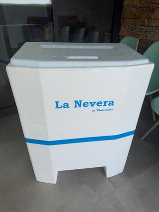 Nevera de corcho de 140 litros