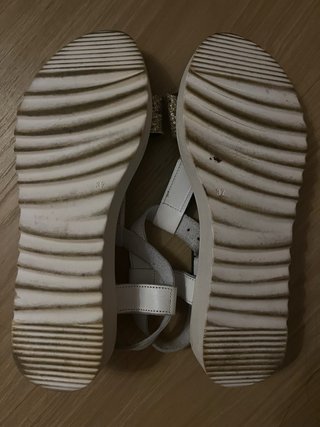 Sandalias de piel blancas