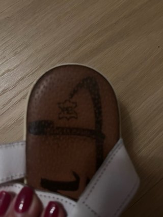 Sandalias de piel blancas