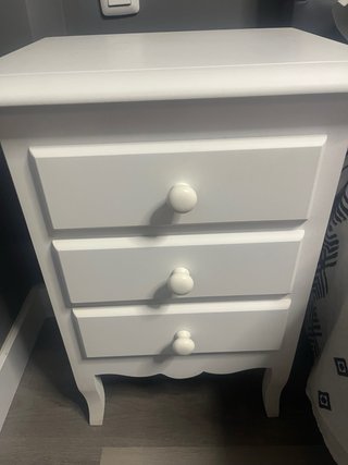 Comò e due comodini in legno