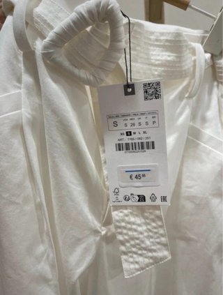 Pantalón Zara recto con cinturón