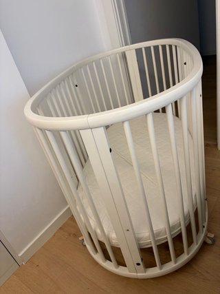 Cuna y minicuna Stokke ovalada