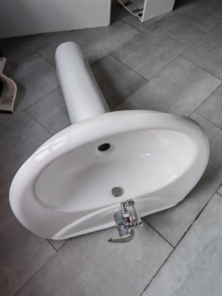 Lavabo de porcelana blanco