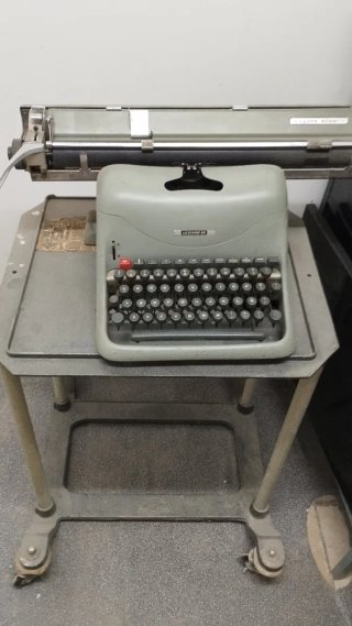 Máquina de escribir Olivetti Lexicon 80
