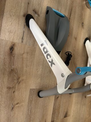 Rullo Tacx Flow Smart Allenamento Indoor