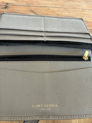 Cartera Kurt Geiger London Gris