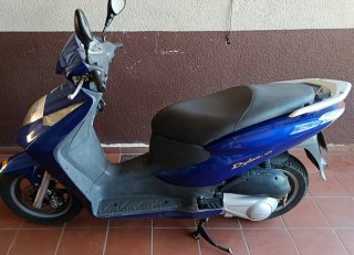 Honda Dylan Azul Scooter