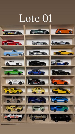 Lote Hot Wheels contiene 28 simples y 2 premiun