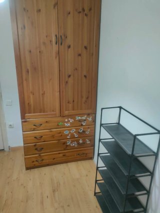 Se alquila habitación
