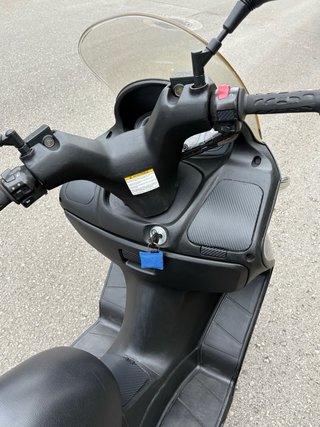 Suzuki Burgman 125 Azul Maxi Scooter