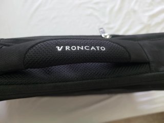 Portatrajes de viaje, Italiano Valigeria Roncato