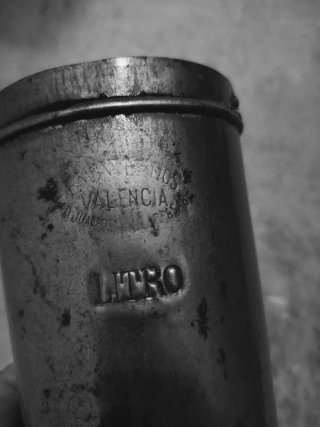 Lote antiguo de medidas para aceite. Hojalata/Zinc