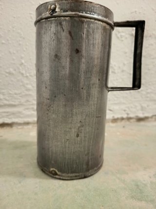 Lote antiguo de medidas para aceite. Hojalata/Zinc