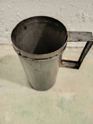 Lote antiguo de medidas para aceite. Hojalata/Zinc