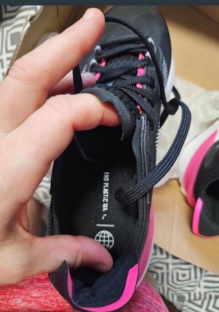 Zapatillas Adidas Negras y Rosas