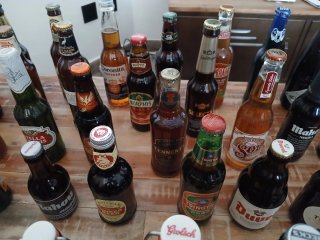 Colección de cervezas variadas