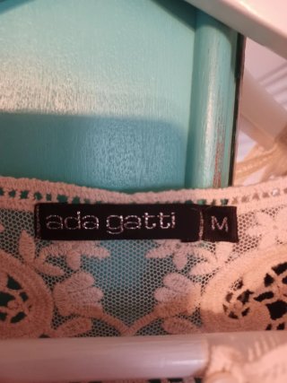Camiseta Ada Gatti Elegante Encaje Talla M
