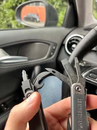 Pinza Multiuso Leatherman Surge