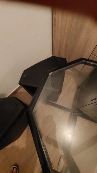 Mesa de centro octogonal de madera con cristal