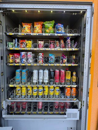 MAQUINA DE VENDING MANEA VENDING