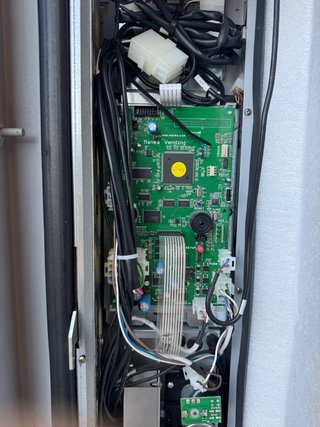 MAQUINA DE VENDING MANEA VENDING