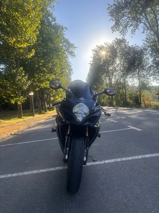 Suzuki GSXR 1000 Negra
