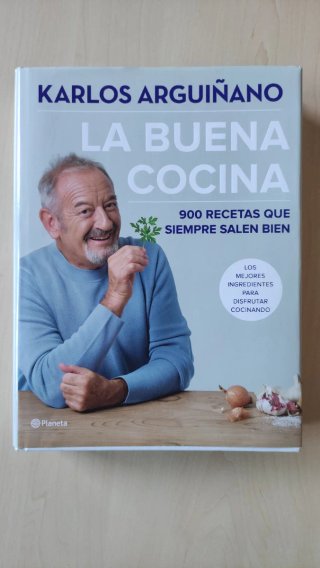La buena cocina : 900 recetas que siempre salen...