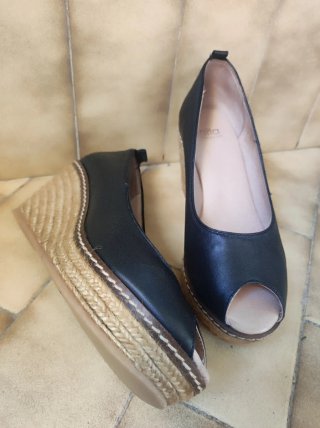 Sandalias plataforma Aita negras