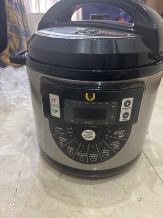 Olla Programable Modelo F Plus Dorada