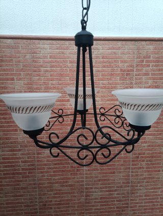 Lámpara de techo negra con 3 tulipas