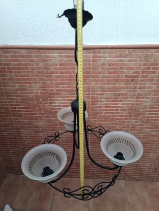 Lámpara de techo negra con 3 tulipas