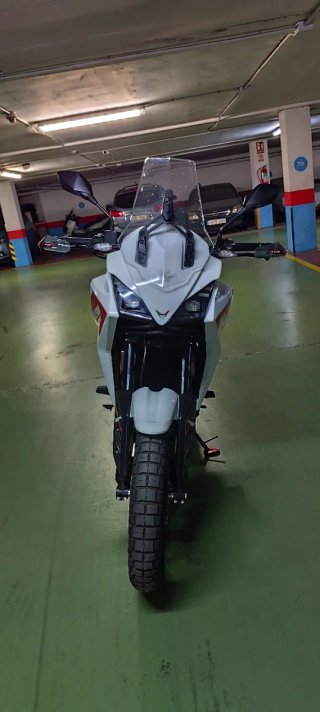 Moto Morini X-CAPE 650 Adventure.