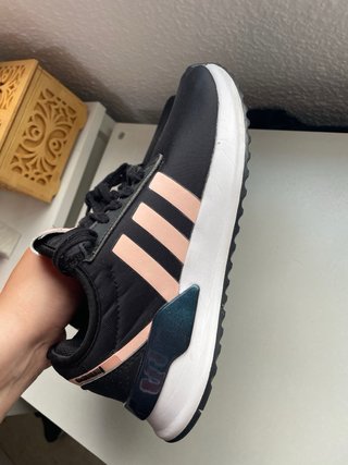 Zapatillas Adidas Negras y Rosas