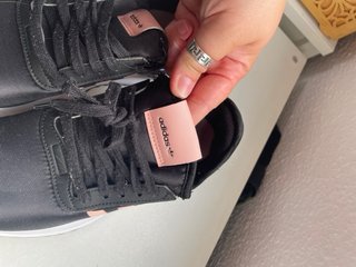 Zapatillas Adidas Negras y Rosas