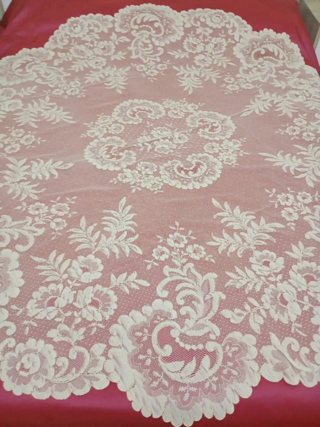 Mantilla  , mantel encaje de  Alençon nuevo