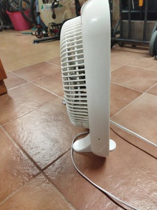 Ventilador de mesa beige