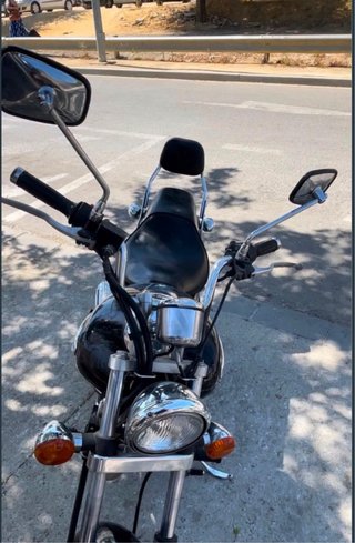 Kawasaki 125 Cruiser Negra