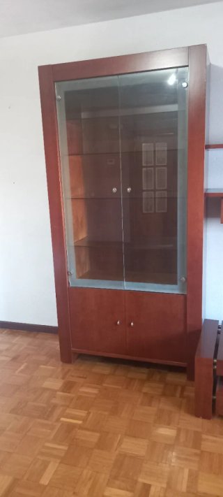Mueble de salón madera y cristal