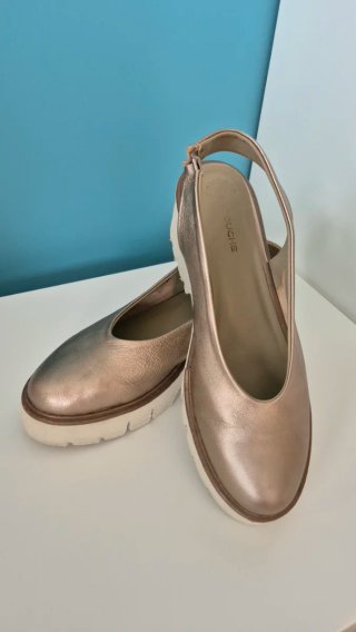 Zapatos dorados Latouche Solo 1 uso. Talla 39