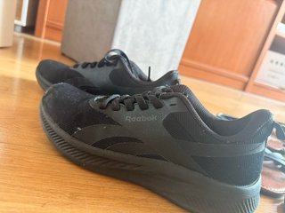 Zapatillas Reebok Negras + nike regalo