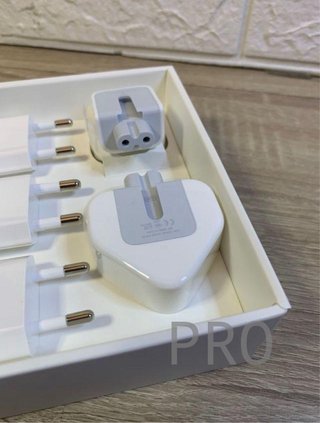 World Travel Adapter Kit Apple